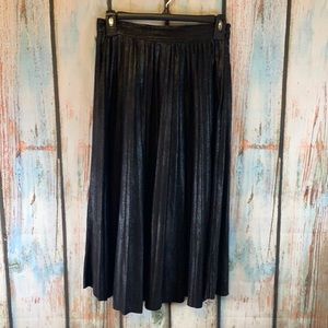 GD Golden Days Black Shiny Metallic Faux Suede Pleated Skirt Size S